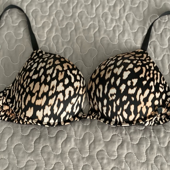 Brand New- Victoria’s Secret Bra - Picture 1 of 7